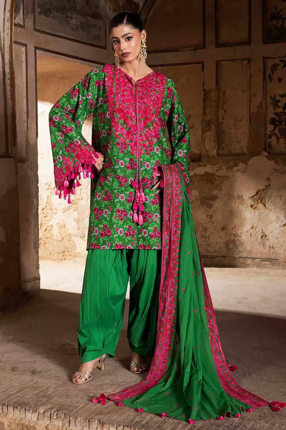 Gul Ahmed Lawn Collection | SHELAI26081557