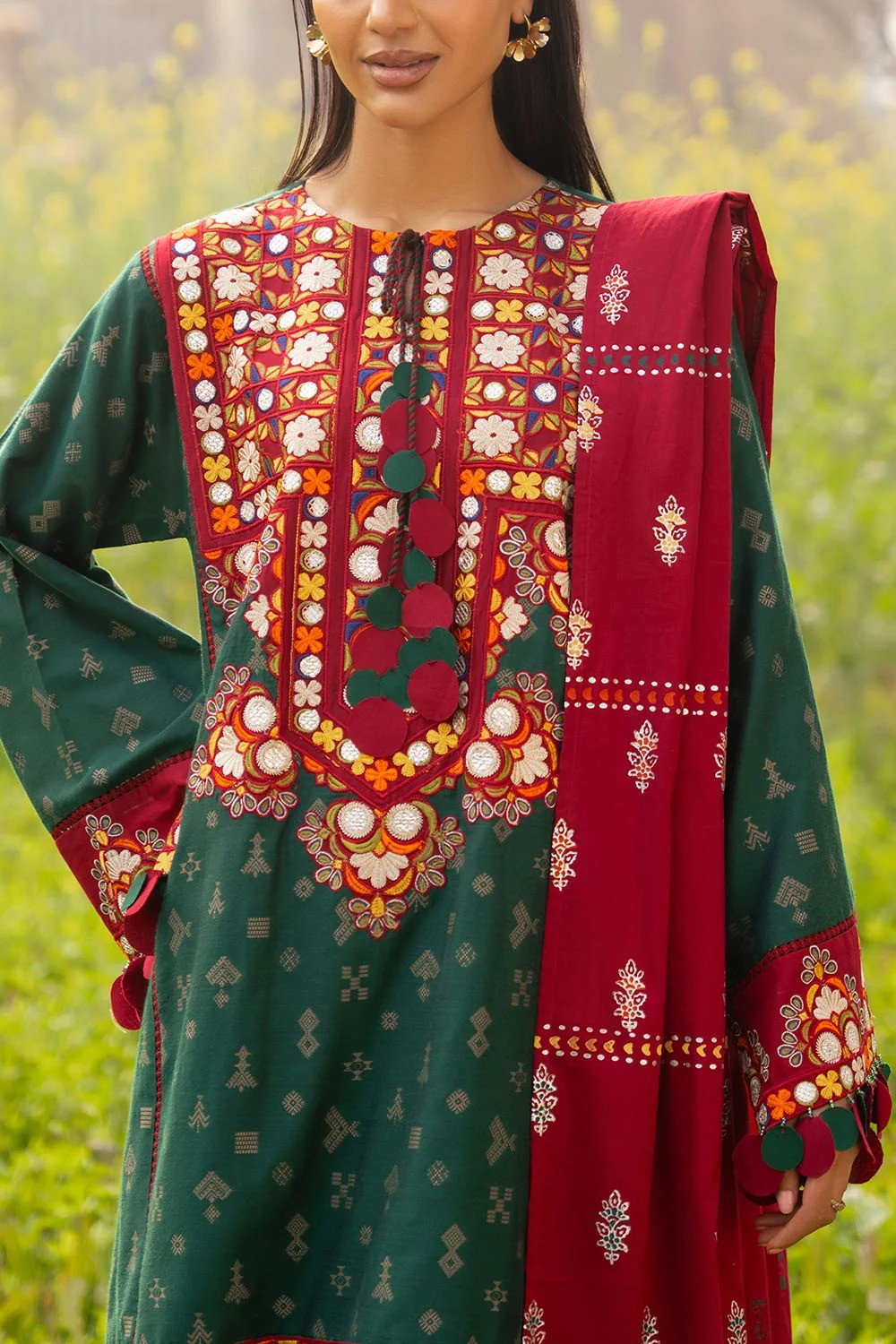 Gul Ahmed Jacquard Suit with Silver Printed Dupatta and Embroidered Neckline and Accessories | SHELAI26081572