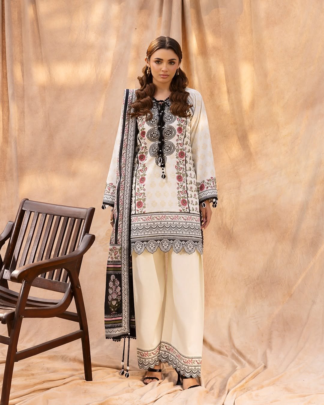 Gul Ahmed Printed Lawn Unstitched | SHELAI26081537