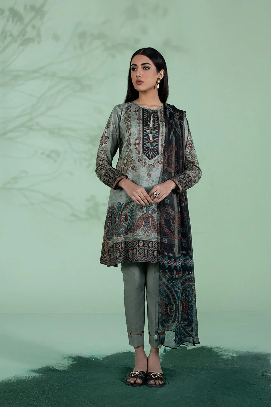 Sapphire | 3 Piece - Printed Lawn Suit | 03pday22v126