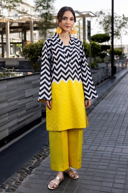 Agha Noor X Charizma Stitched Collection | CPM-5-60Z