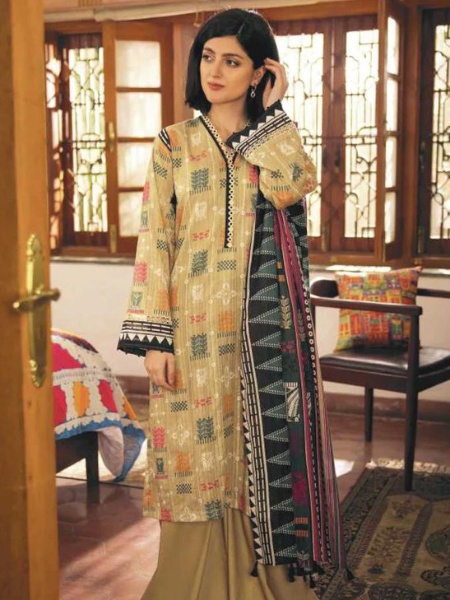 SAPPHIRE 3P-R6-1 Digital Printed Lawn Suit with Digital Printed Voile Dupatta