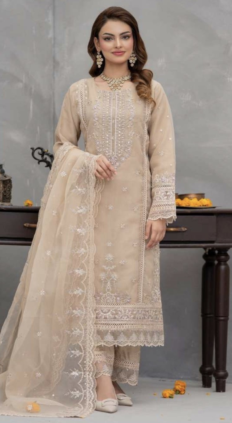 BINT-E-NOOR PARISHA ST | D-5