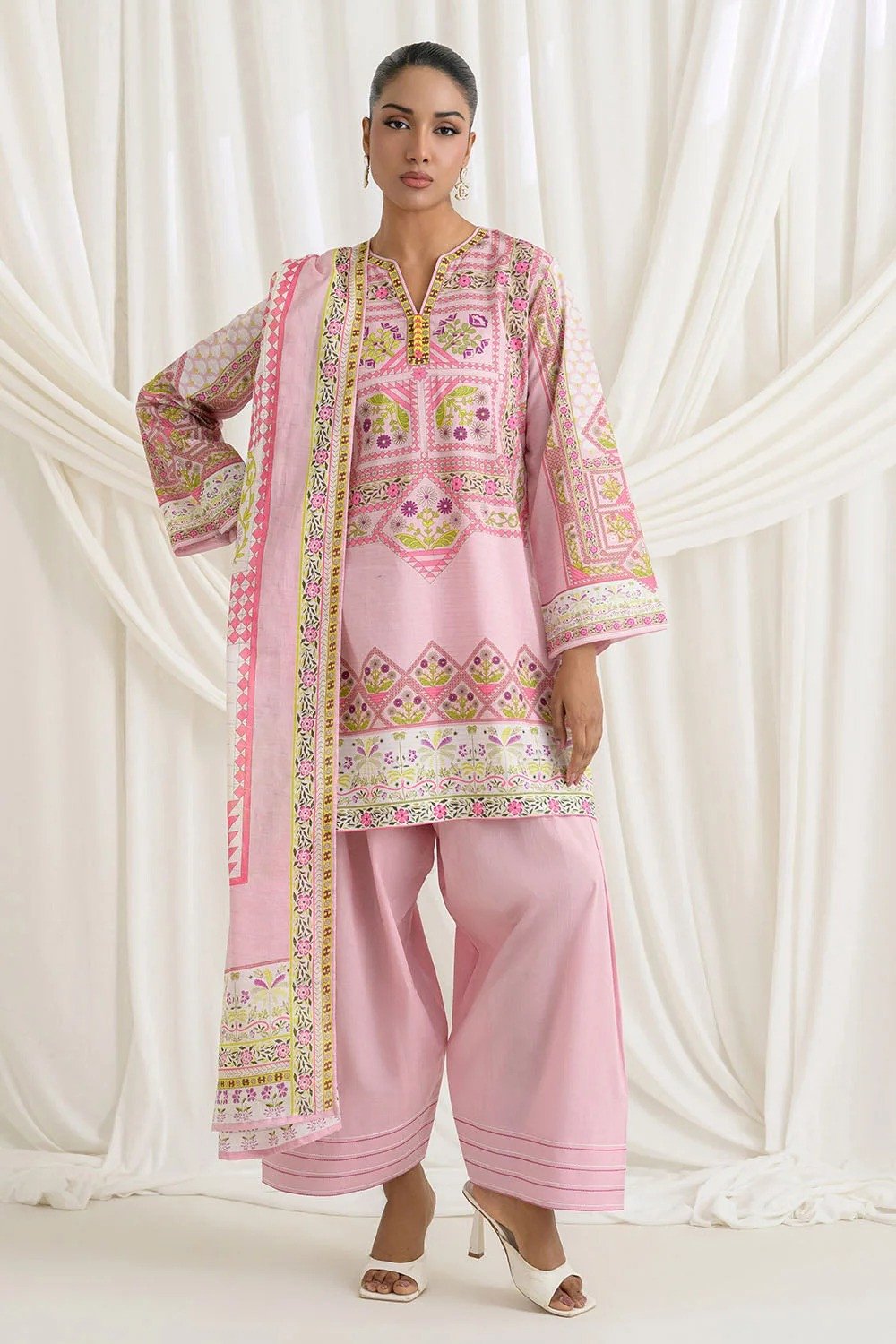 Gul Ahmed Printed Lawn Unstitched | SHELAI26081655
