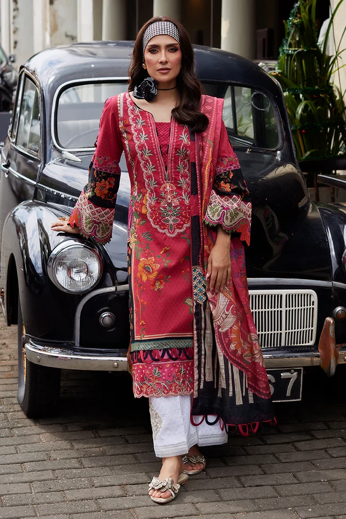 Gulaal Saffira Lawn | Amelia-11