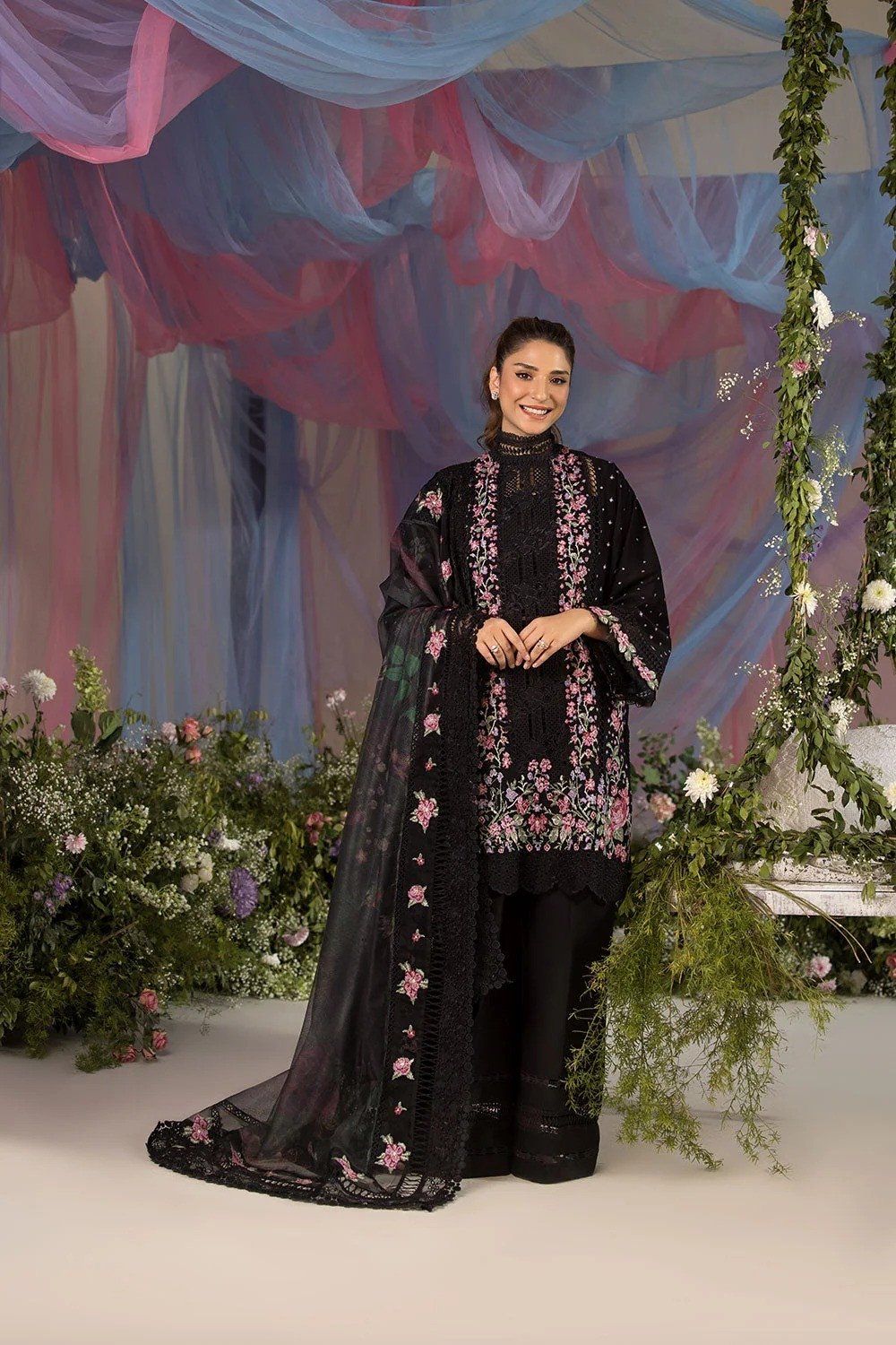 Sobia Nazir | Luxury Lawn 25 | 4B | SHELAI25007