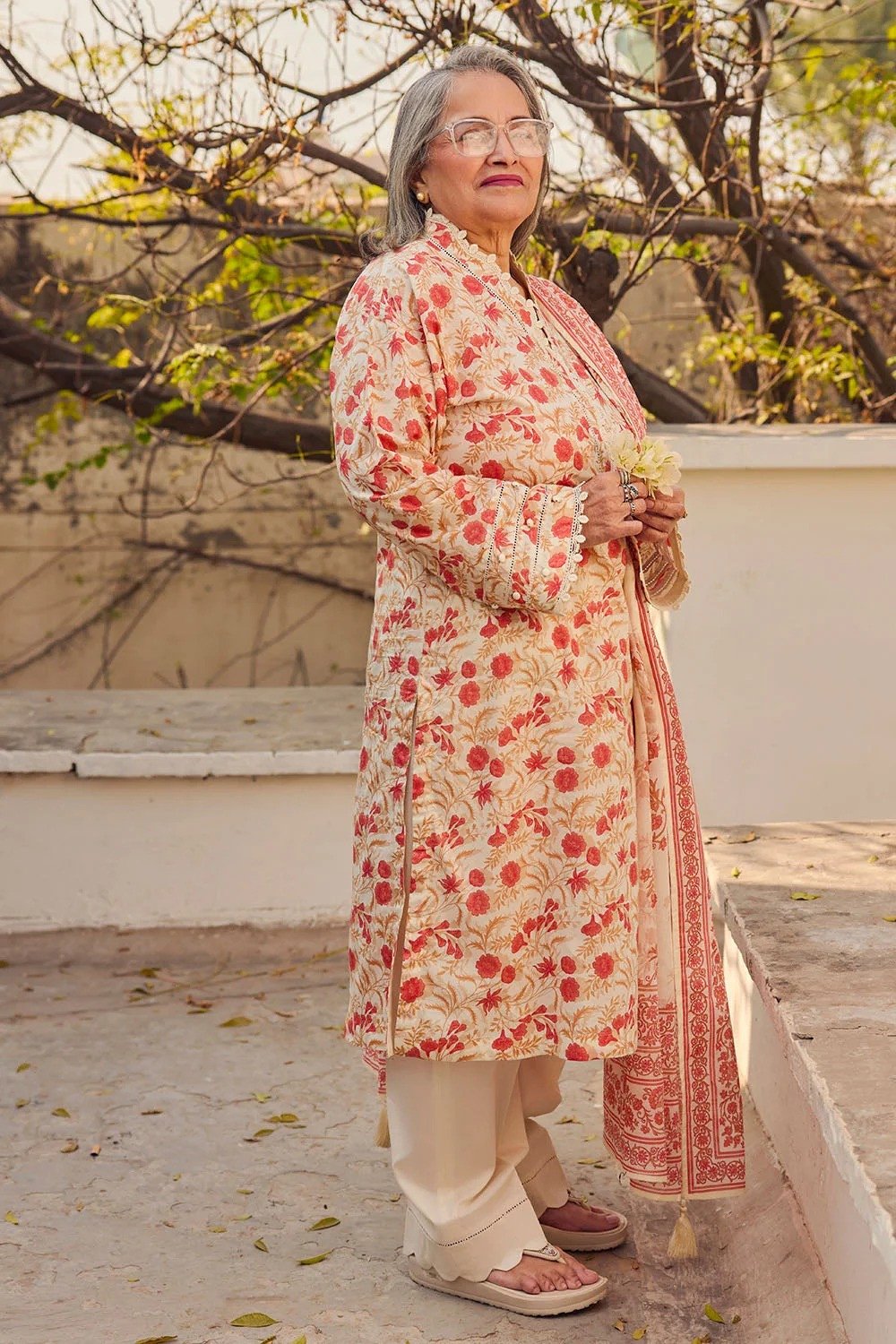 Gul Ahmed 3 Piece Embroidered Printed Lawn Suit CL-62113B | SHELAI26081724