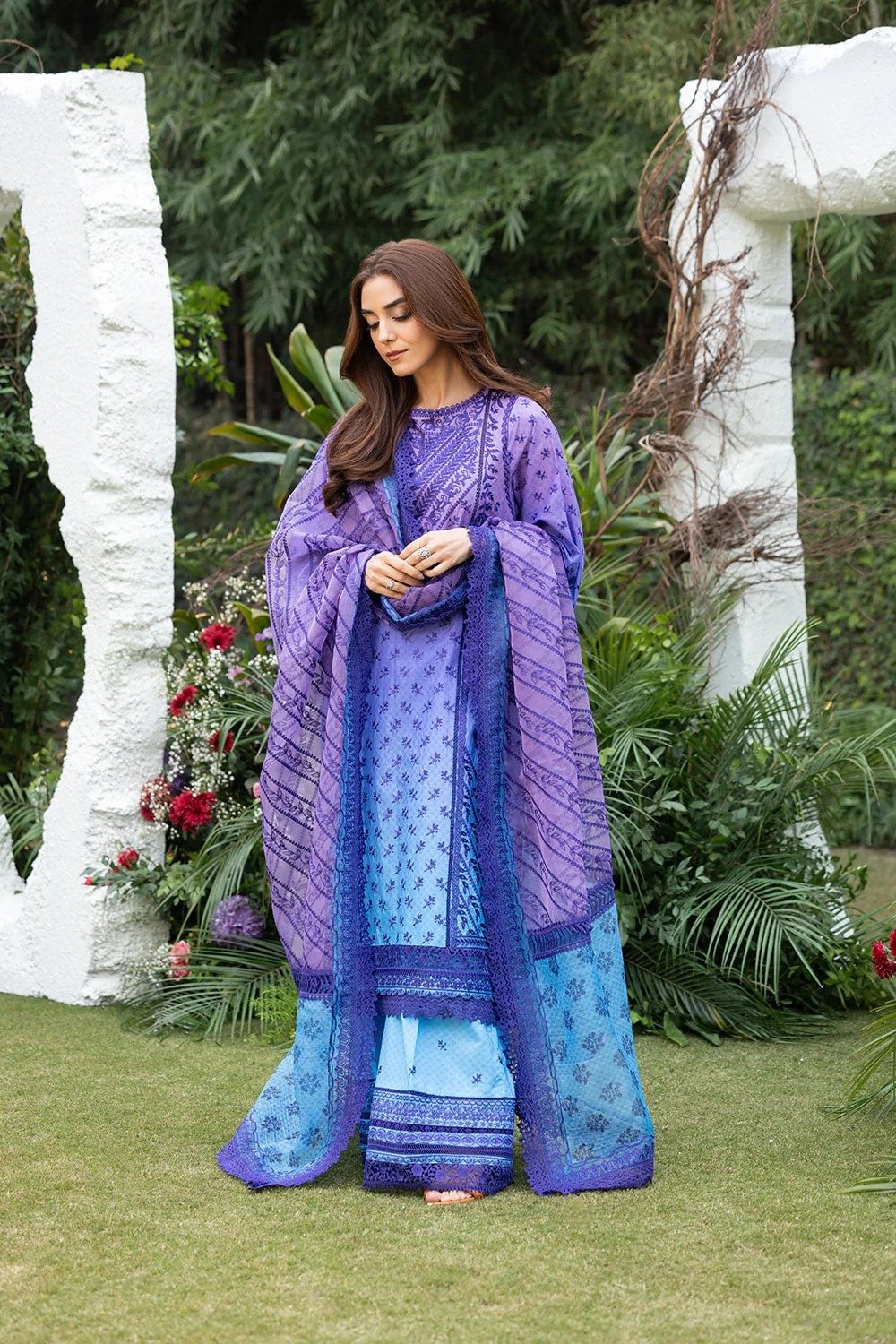 Sobia Nazir | Luxury Lawn 25 | 12B | SHELAI25029