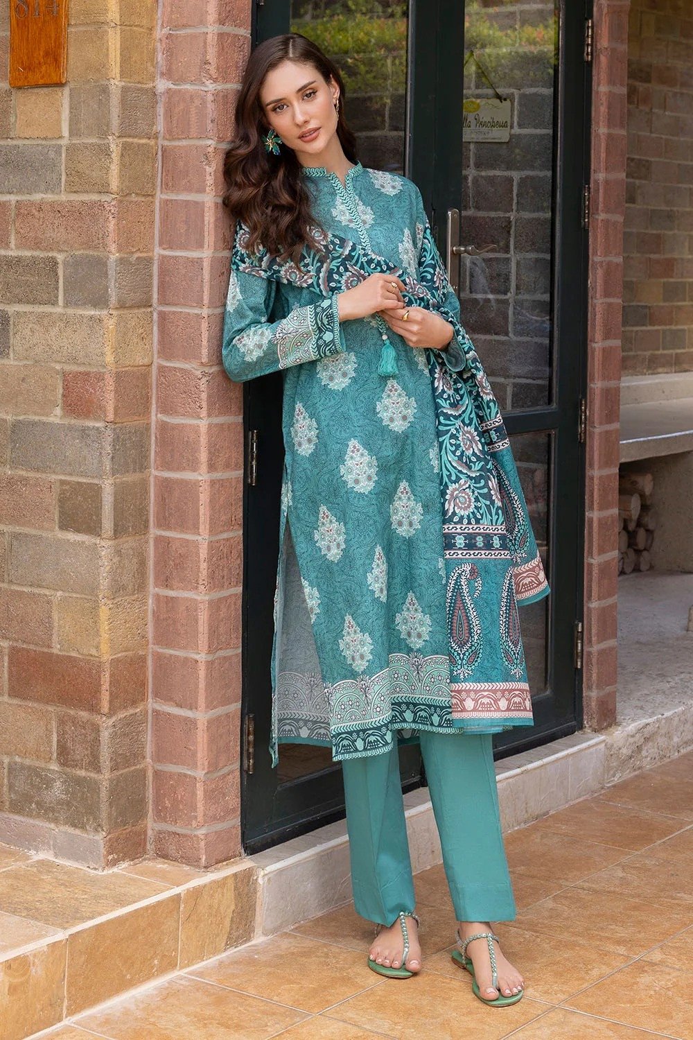 Gul Ahmed Printed Cambric Suit with Lawn Dupatta | SHELAI26081672
