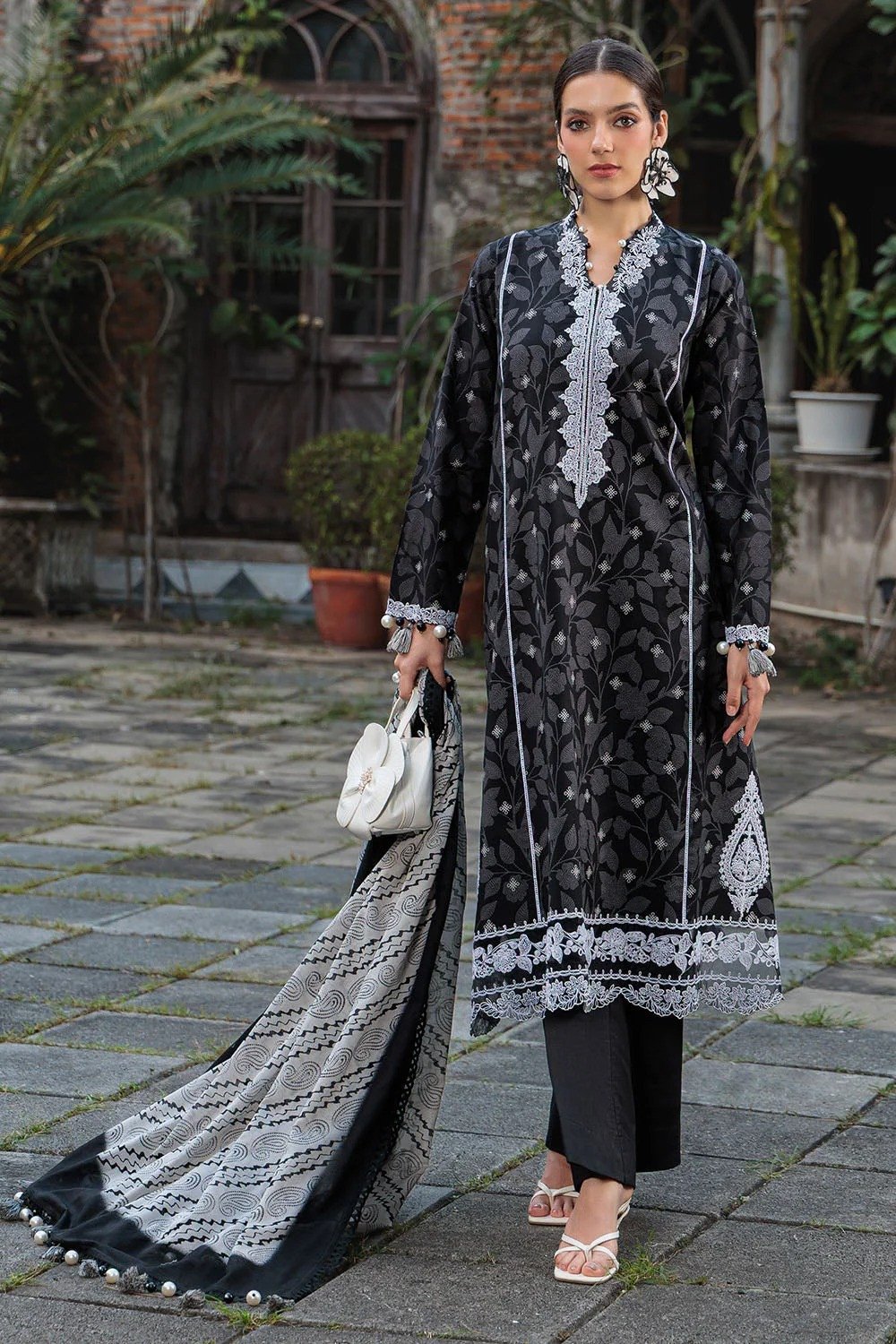 Gul Ahmed Lawn Collection | SHELAI26081548