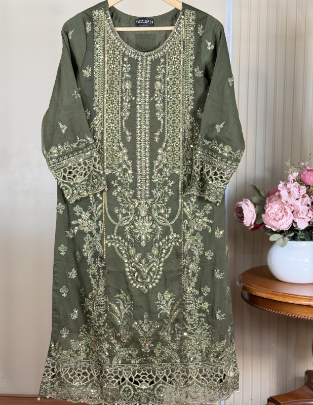 SADA BAHAR AFS STITCHED 3PC | OLILVE