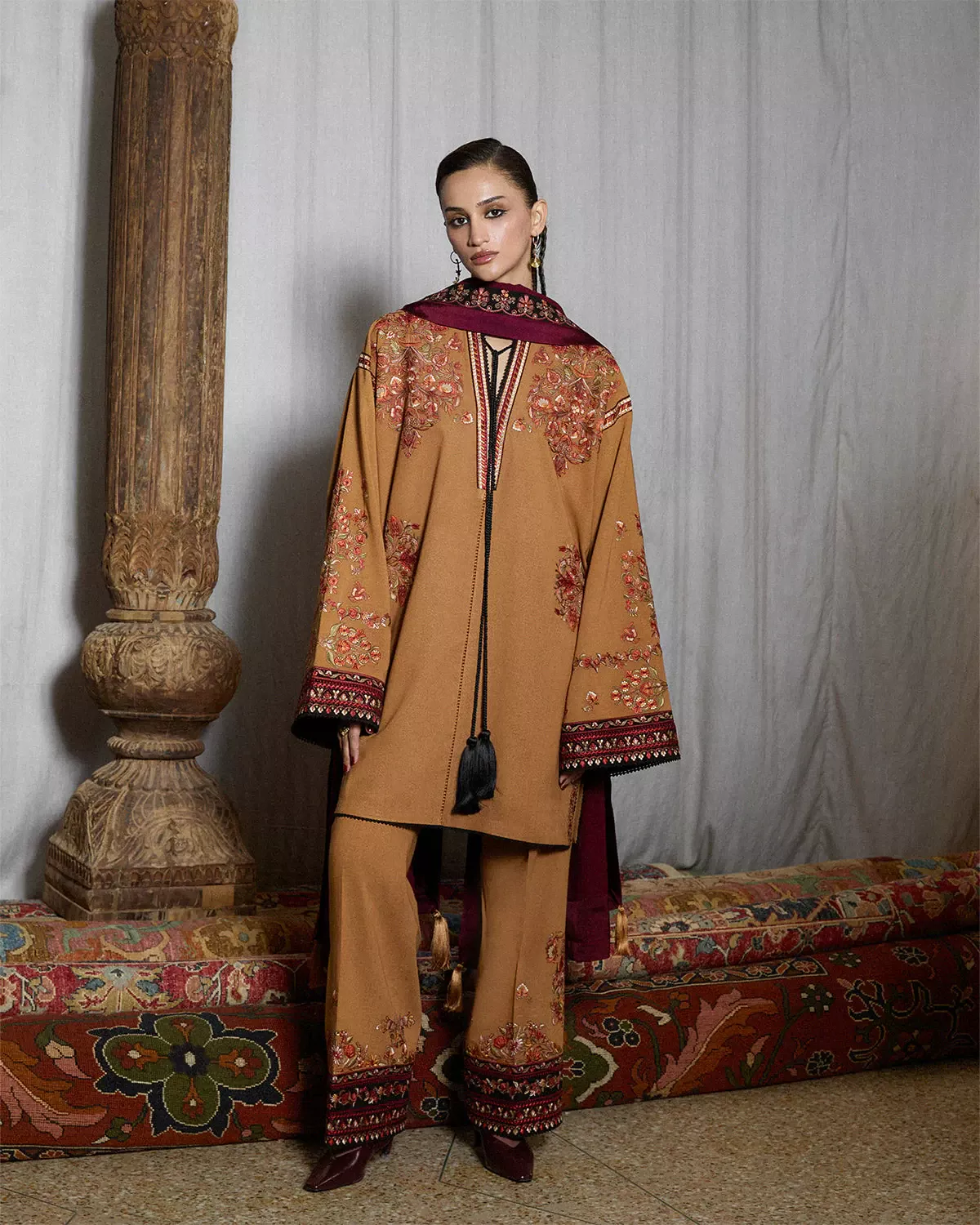 JUGNU KARADI ZROV | UST