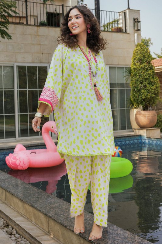 Agha Noor X Charizma Stitched Collection | CPM-5-72Z