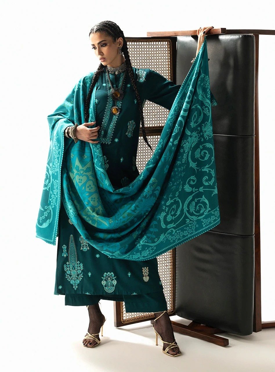 Lawn Zainab Chottani  Chikankari D-06 Kyana | SHELAI51850