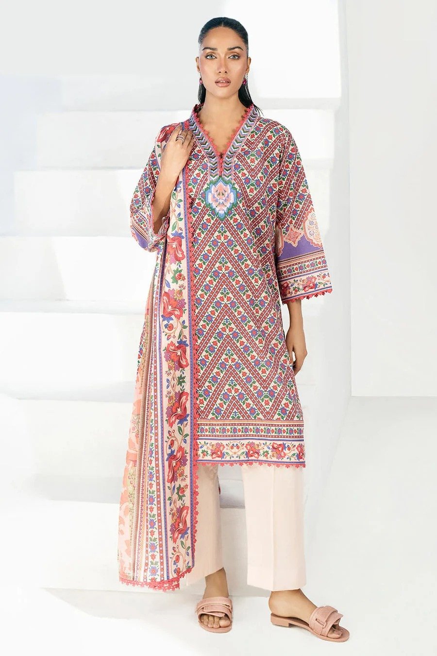 Gul Ahmed Unstitched Printed Lawn 3 Piece Suit CL-62257 | SHELAI26081709