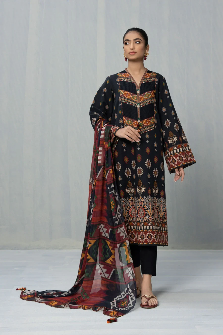 Sapphire | 3 Piece - Printed Lawn Suit |  U3 PP22V5 8