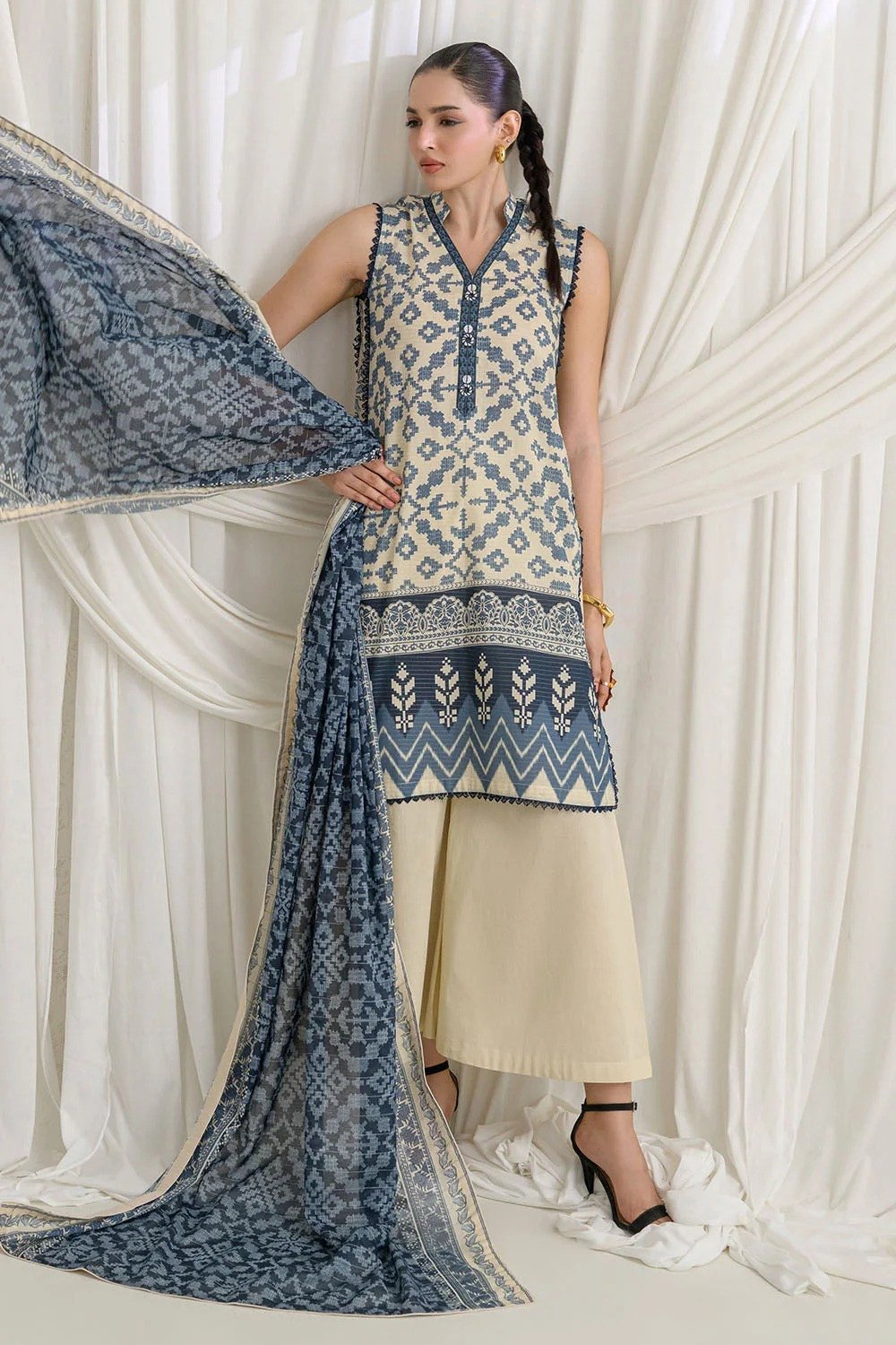 Gul Ahmed Printed Lawn Unstitched | SHELAI26081654