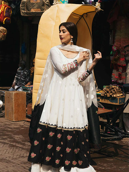 Zara Shahjahan NAZM-A Embroidered Lawn & Jacquard Organza Dupatta