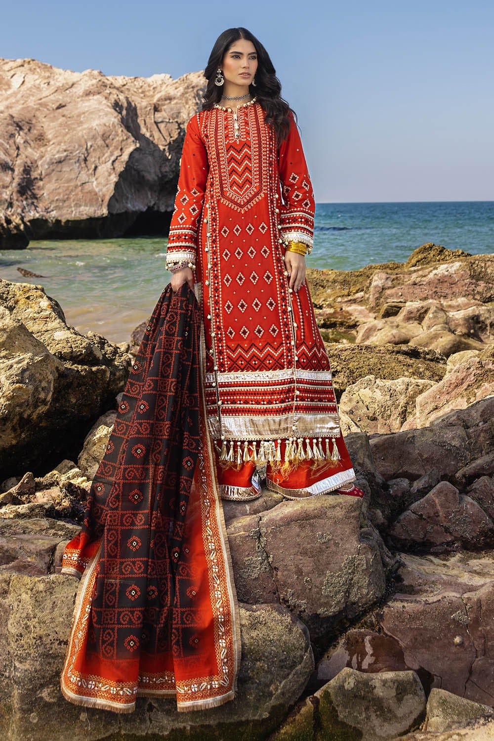 3 Piece Unstitched Zari Embroidered Lawn Suit with Gold Lacquer Printed Lawn Dupatta CL-52443