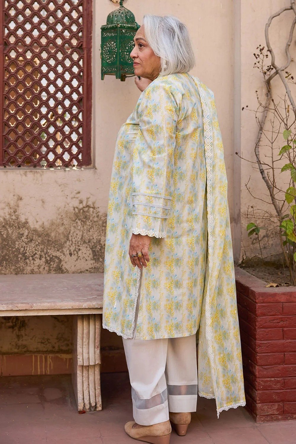 Gul Ahmed Printed Lawn Unstitched | SHELAI26081519