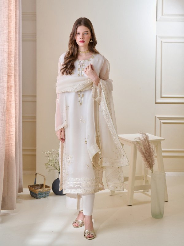 Agha Noor X Charizma Stitched Collection | S110162