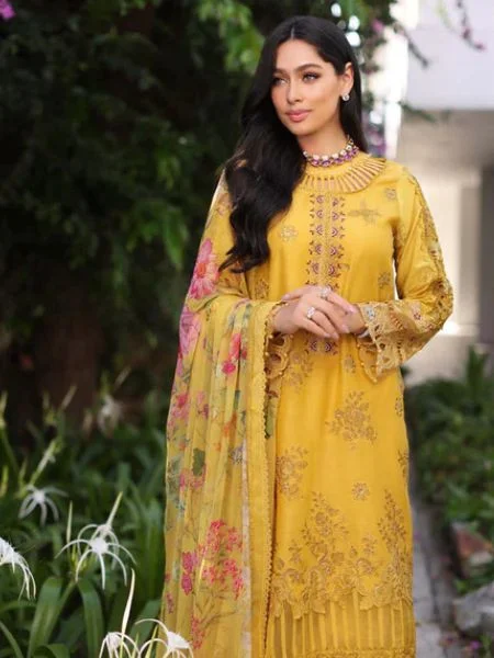 Noor by Saadia Asad | Luxury Chikankari Lawn’24